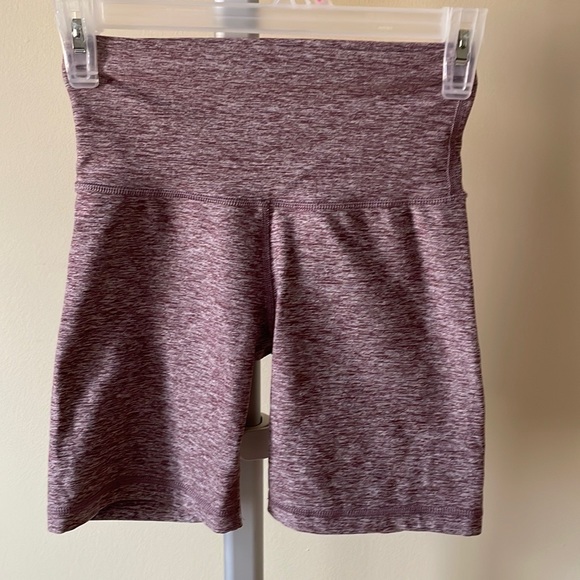 Aritzia The Constant Relay shorts, size XS - Picture 3 of 6